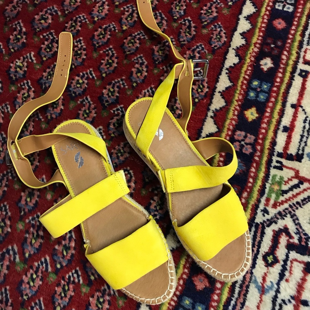Strappy leather sandal